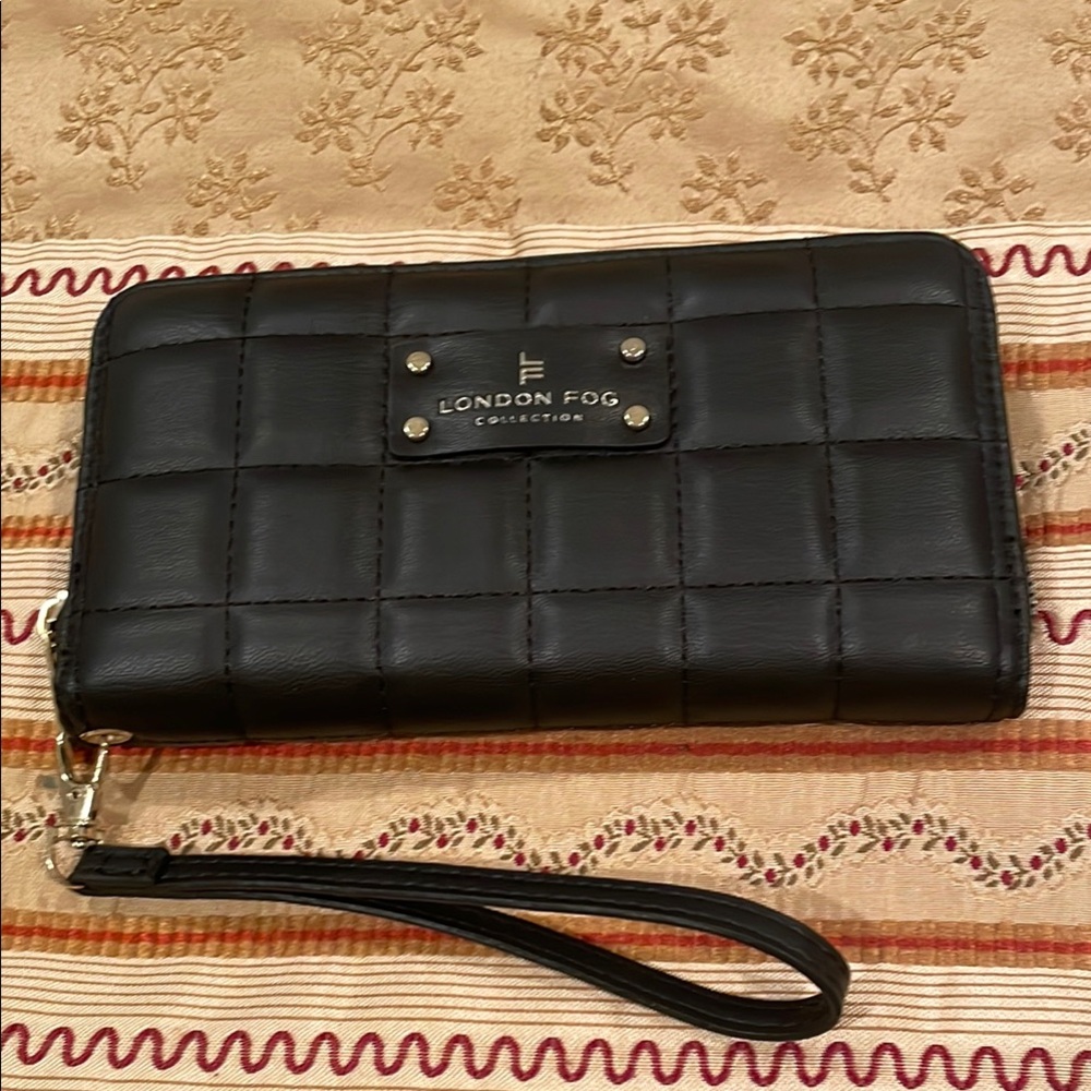 London Fog Black Quilted Wallet, black, polyvinyl outside, like new